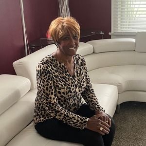 Meet your Posher, Janis